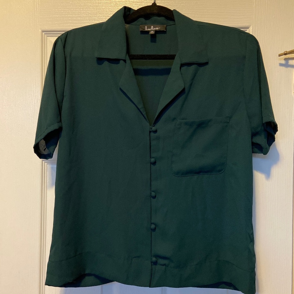 Women’s Lulu Emerald Green Short Sleeve Button Up Shirt